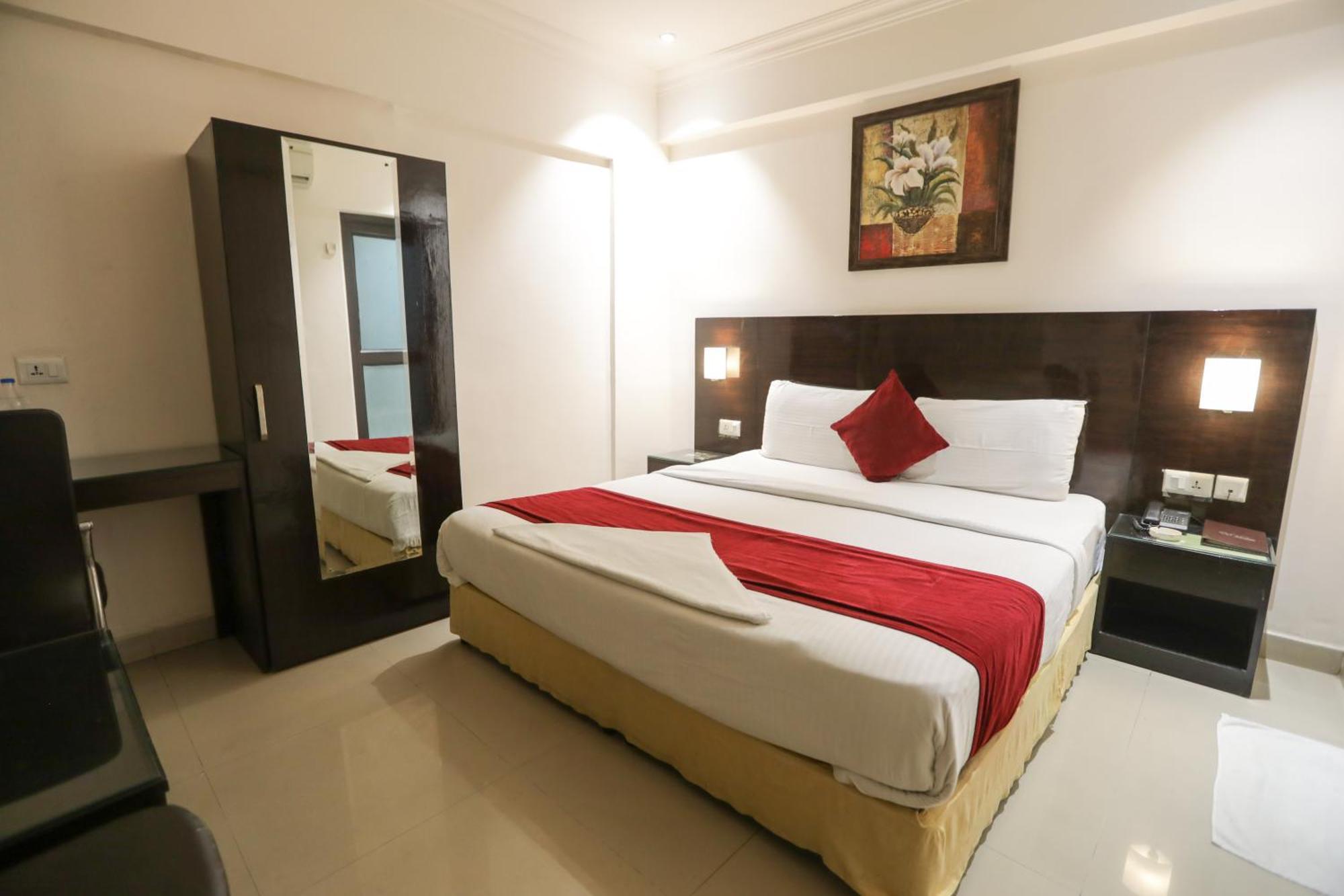 ANR Hotels Lucknow Buitenkant foto