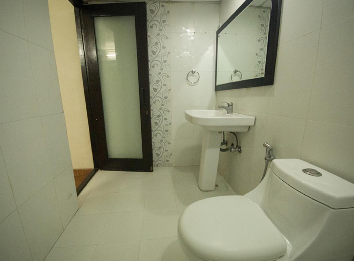 ANR Hotels Lucknow Buitenkant foto
