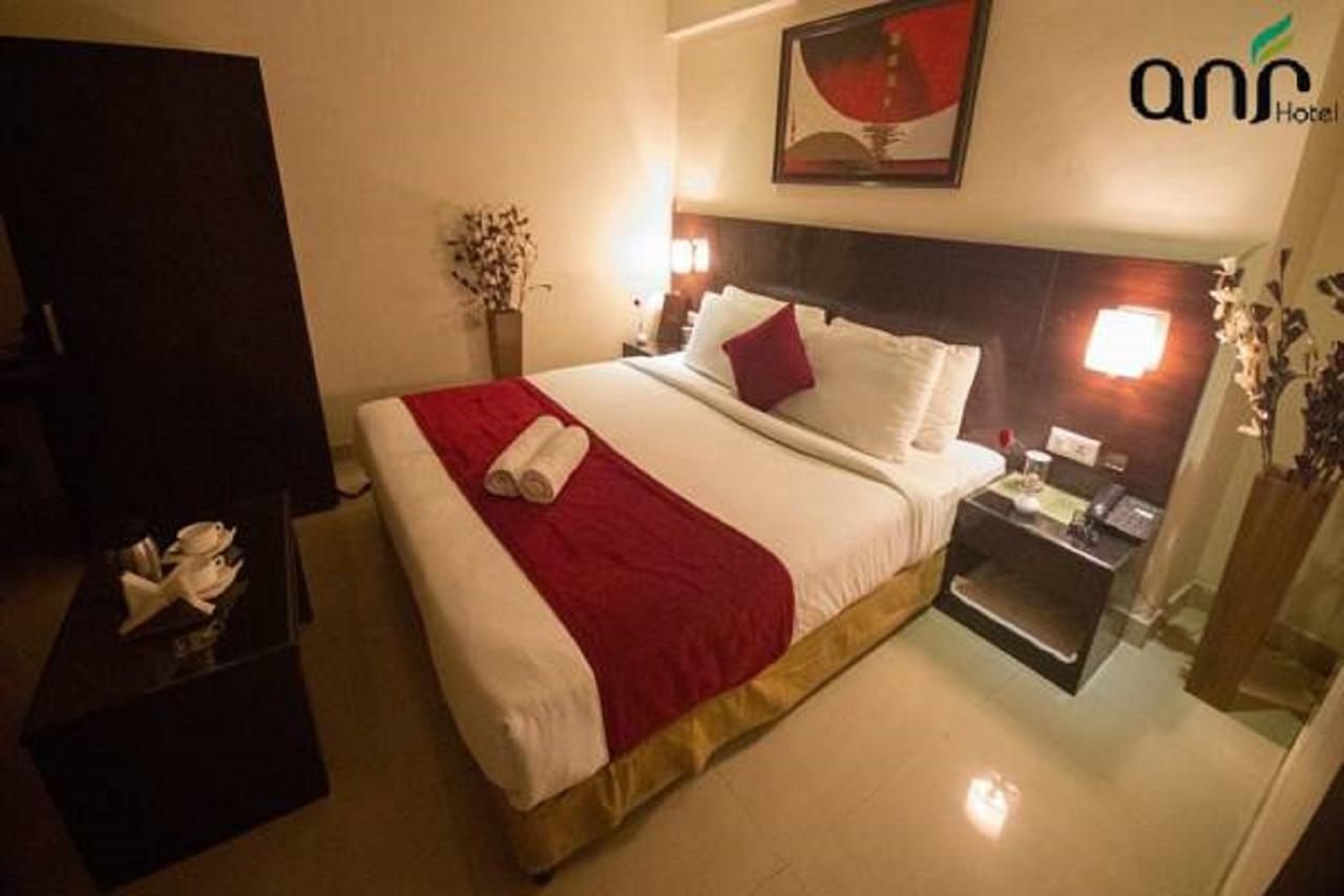 ANR Hotels Lucknow Buitenkant foto